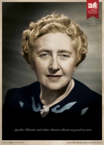 Agatha Christie con una tirita