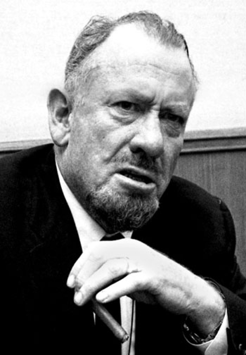 Ira y desprecio en la expresión de John Steinbeck