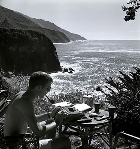 Hunter S. Thompson escribiendo en Big Sur, California, 1961