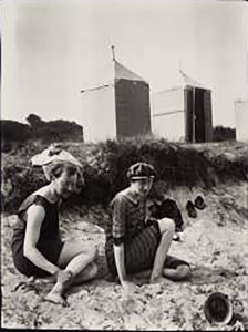 Virginia Woolf y Clive Bell en la playa de Studland, en Dorset, en 1909