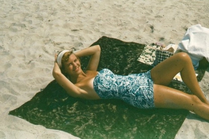 Sylvia Plath tomando el sol