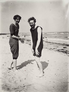Virginia Woolf con su cuñado Clive Bell en Studland, 1909