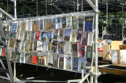 Detalle de la Torre de Babel de Libros