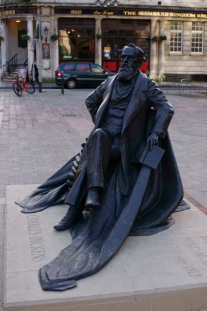 Estatua conmemorativa de Dickens en Portsmouth