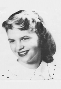 Foto de graduación de Sylvia Plath en 1950