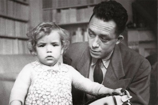 Albert Camus con su hija Chaterine