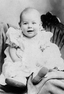Ernest Hemingway cuando era un bebé
