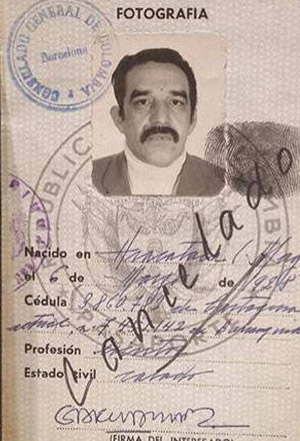 Pasaportes y documentos de identidad de escritores